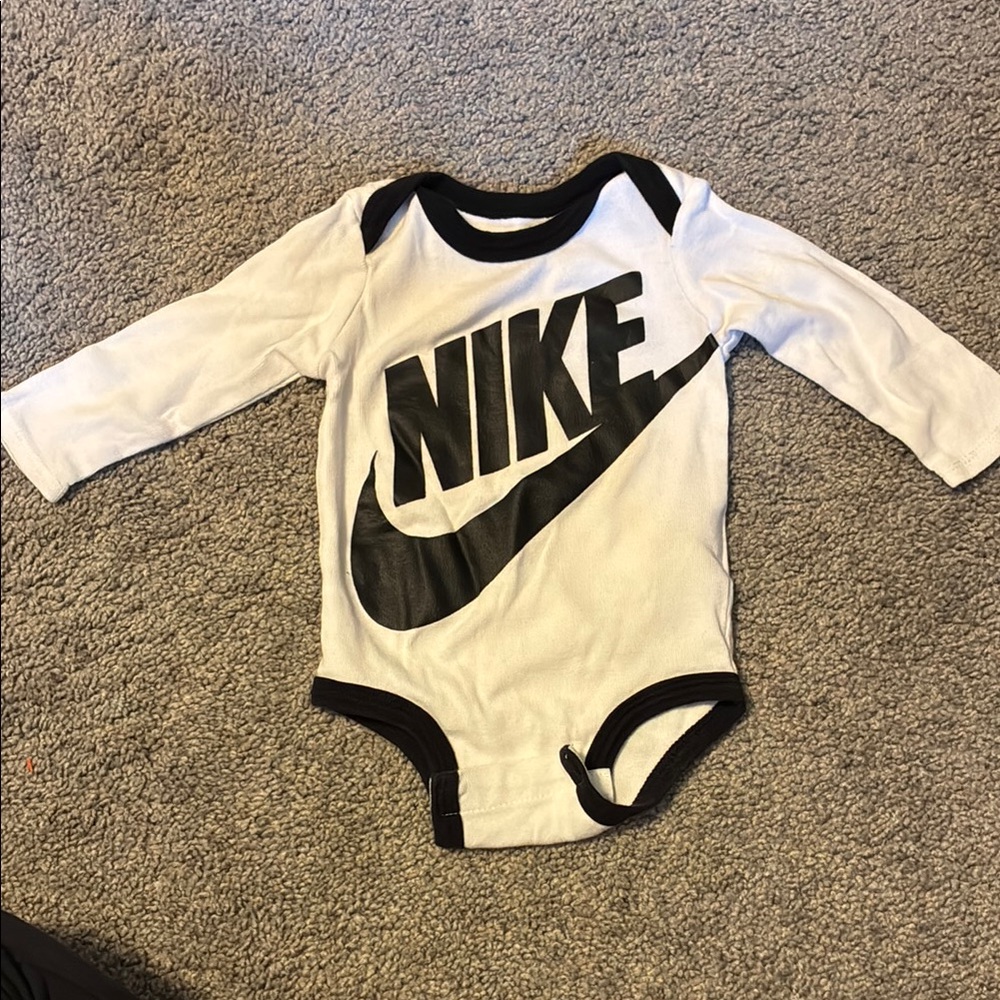 Nike Kids Bodysuit in White and Black